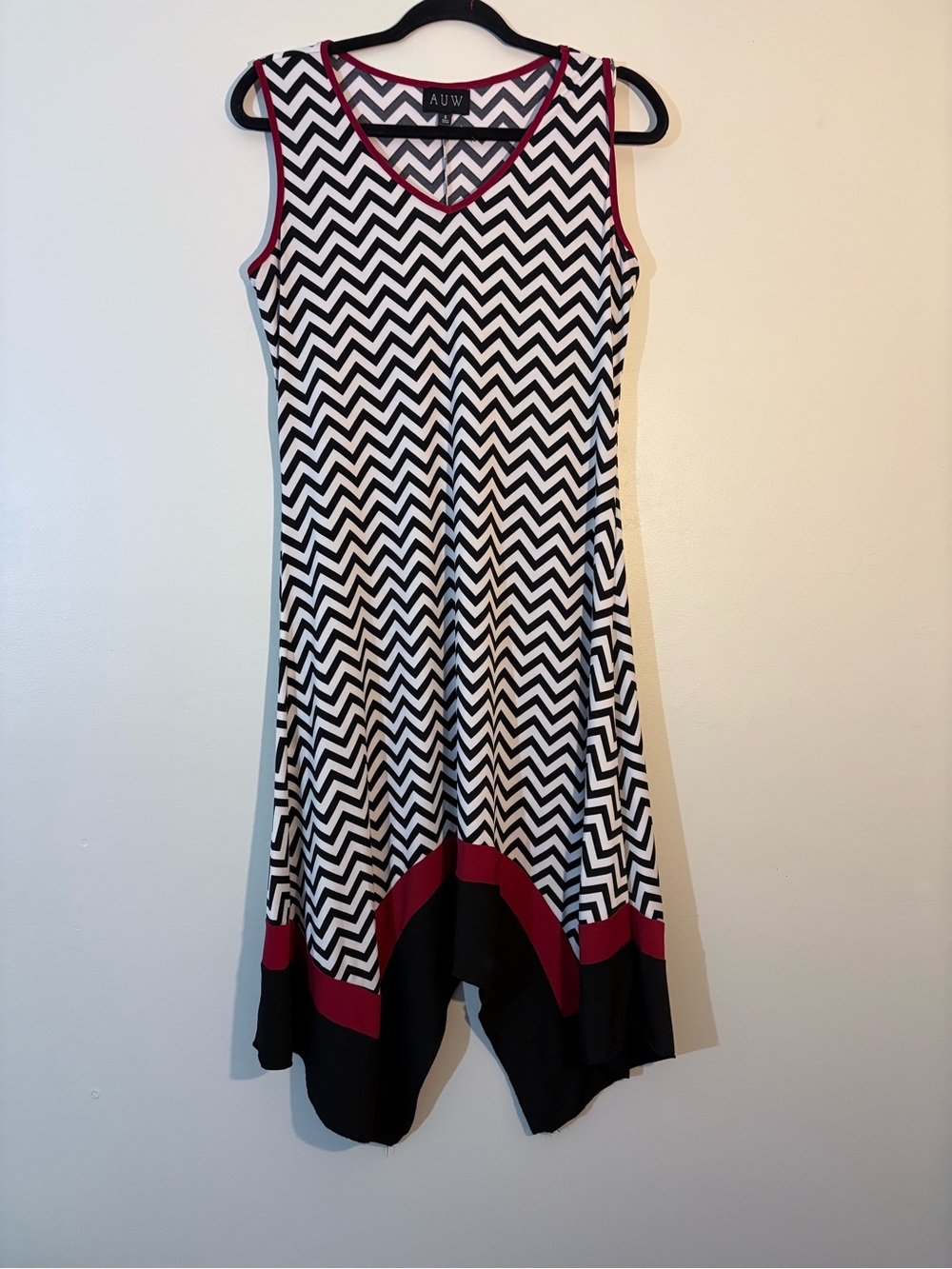 AUW Black, White and Berry Chevron V-Neck Dress